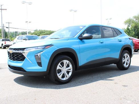 Certified 2025 Chevrolet Trax LS FWD image 6