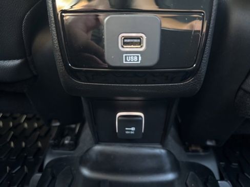 Used 2022 Jeep Compass Latitude image 17