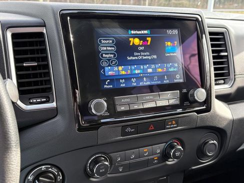 Certified 2023 Nissan Frontier SV w/ Technology Package image 12