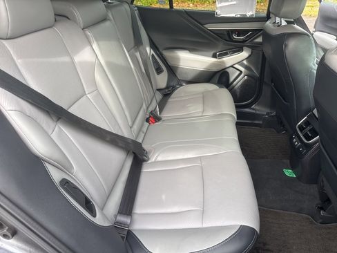 Used 2022 Subaru Outback Limited image 25
