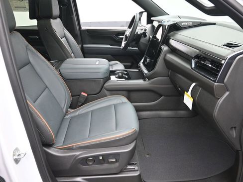 New 2026 GMC Yukon XL AT4 w/ AT4 Premium Plus Package image 7