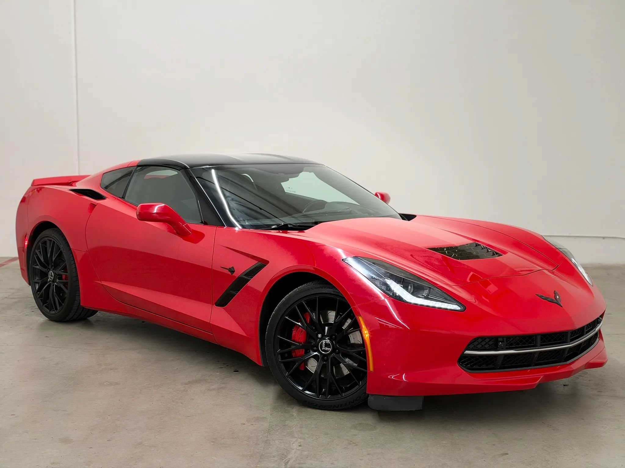 Used 2016 Chevrolet Corvette Stingray Coupe RWD image 1
