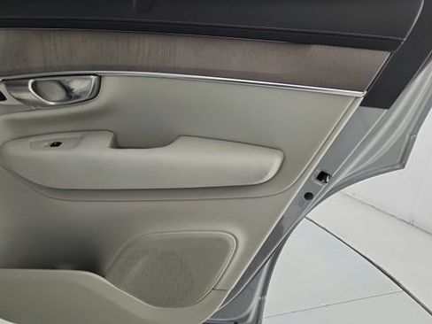 Certified 2026 Volvo XC90 B6 Ultra w/ Protection Package AWD/4WD image 37