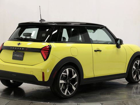 Used 2025 MINI Cooper S image 4