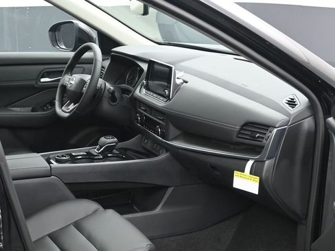 New 2026 Nissan Rogue SV image 6