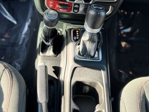 Used 2024 Jeep Wrangler Unlimited Rubicon image 18