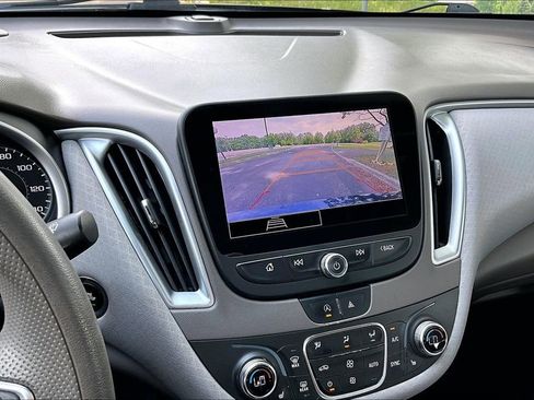 Used 2023 Chevrolet Malibu LT FWD image 14