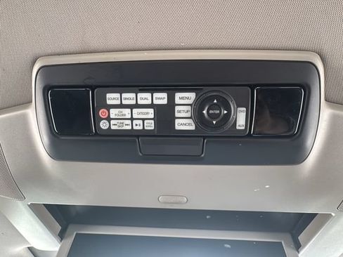Used 2016 Honda Odyssey Touring Elite image 26