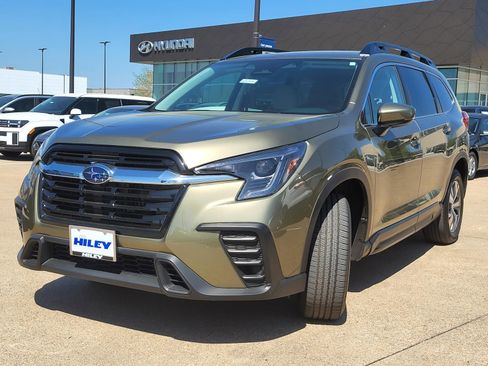 Used 2024 Subaru Ascent Premium w/ Convenience Package image 2