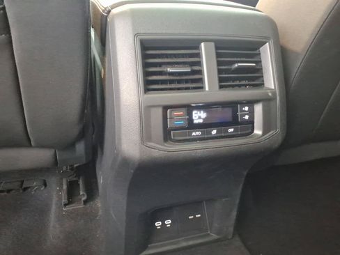 Used 2023 Volkswagen Atlas SE w/ Panoramic Sunroof Package AWD/4WD image 16