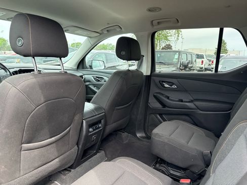 Used 2020 Chevrolet Traverse LT w/ Driver Confidence II Package AWD/4WD image 11