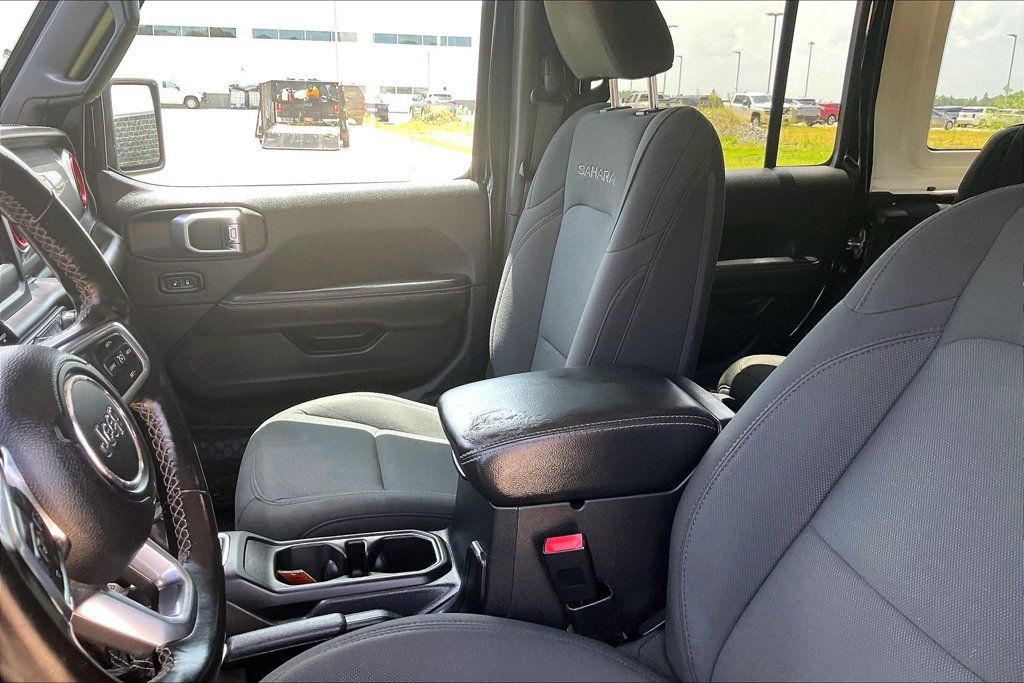 Used 2020 Jeep Wrangler Unlimited Sahara AWD/4WD image 25