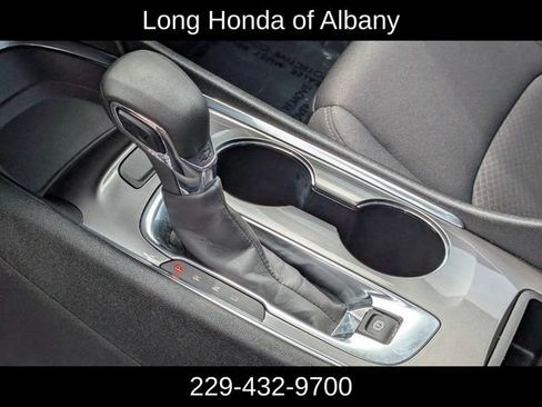 Used 2022 Chevrolet Malibu LT FWD image 21