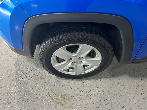 Used 2022 Jeep Compass Latitude image 14