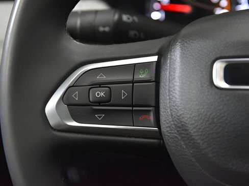 Used 2024 Jeep Compass Latitude AWD/4WD image 19