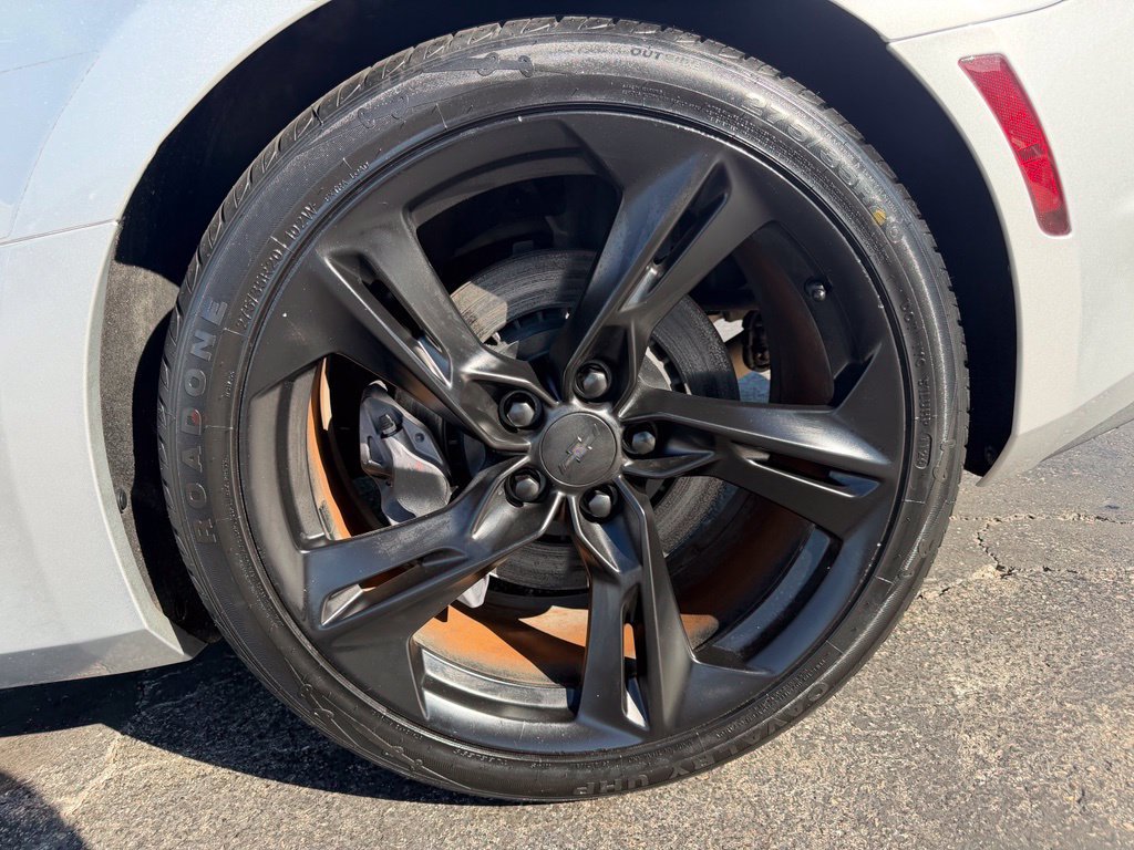 Used 2019 Chevrolet Camaro SS RWD image 11