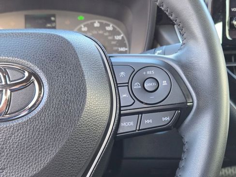 Used 2025 Toyota Corolla SE image 29