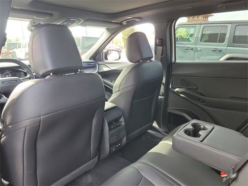 New 2026 Jeep Cherokee Overland image 13