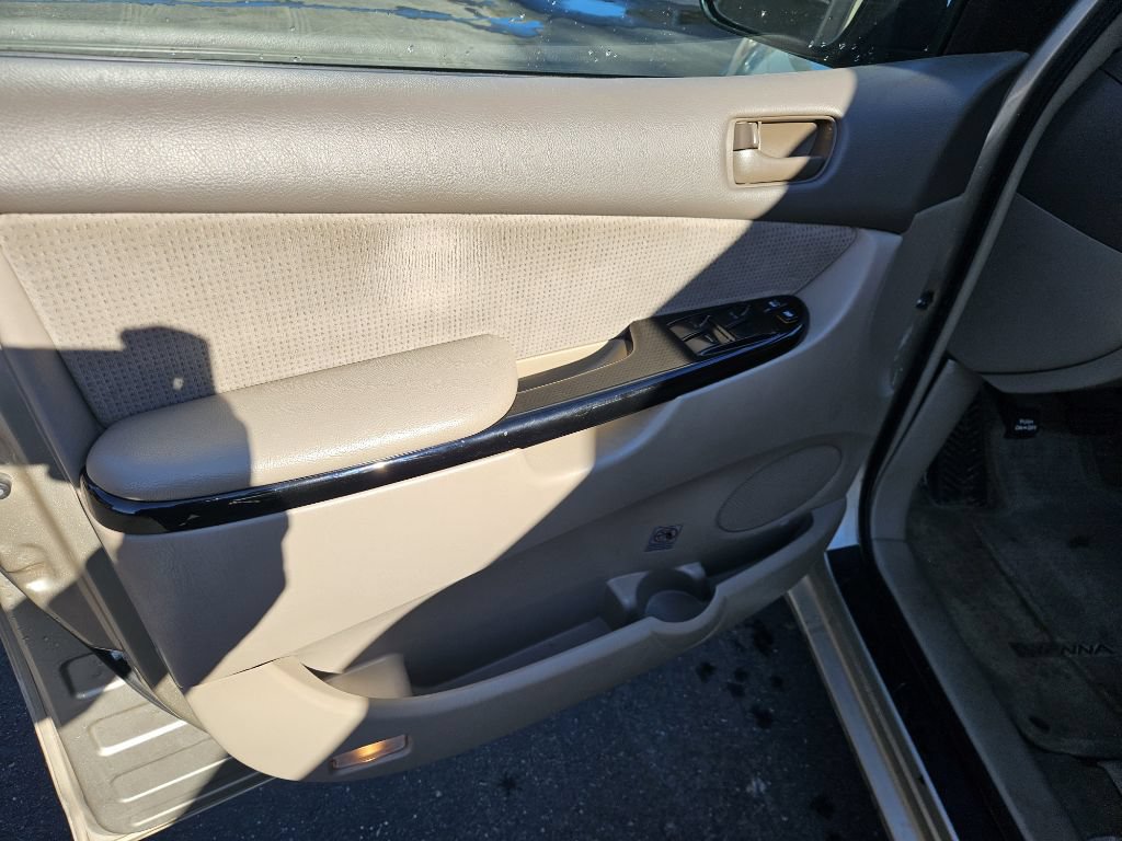 Used 2005 Toyota Sienna CE FWD image 13
