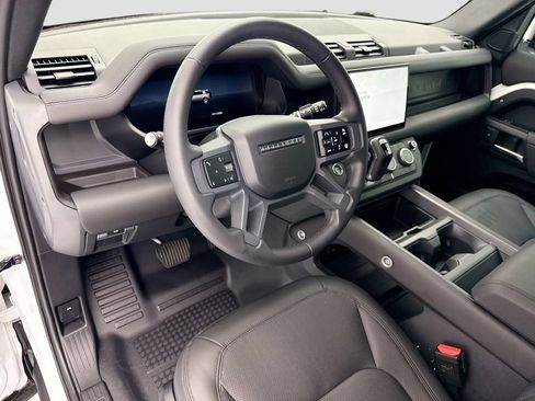 Used 2025 Land Rover Defender 110 X-Dynamic SE AWD/4WD image 9