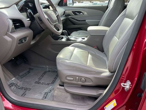 Used 2019 Chevrolet Traverse LT w/ LT Premium Package image 17