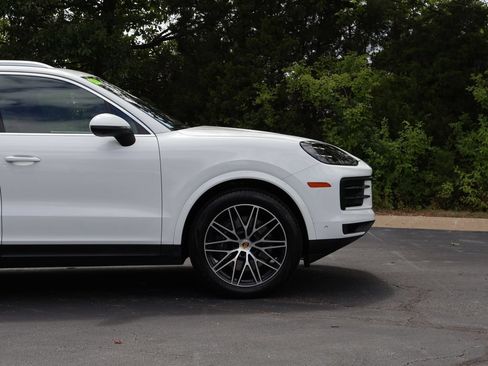 Certified 2024 Porsche Cayenne AWD/4WD image 10