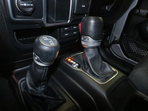Used 2018 Jeep Wrangler Unlimited Sport AWD/4WD image 18