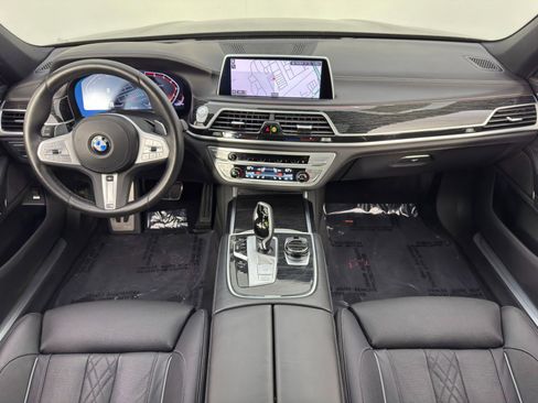 Used 2022 BMW 750i xDrive w/ Executive Package image 13