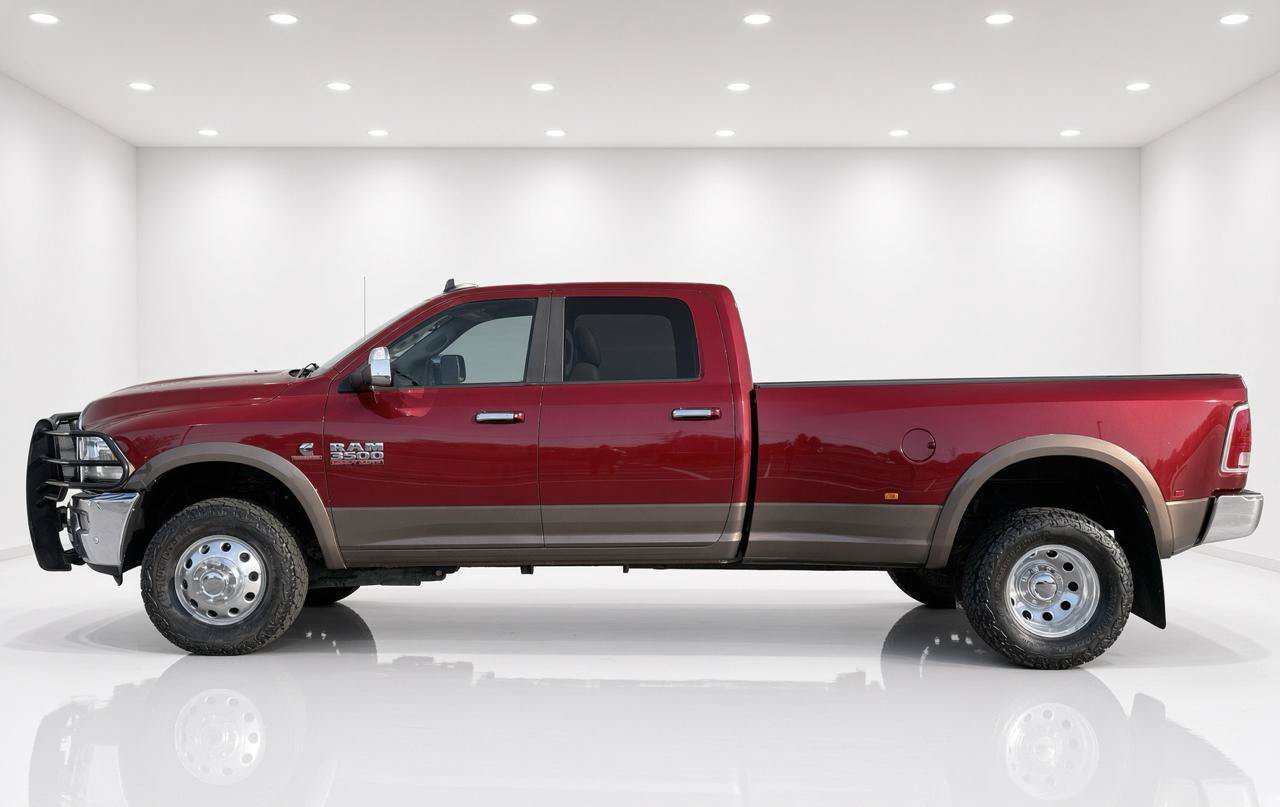 Used 2018 RAM 3500 Laramie AWD/4WD image 2