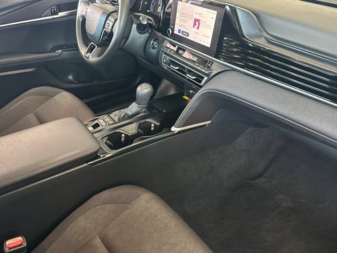 Used 2025 Toyota Camry LE FWD image 12