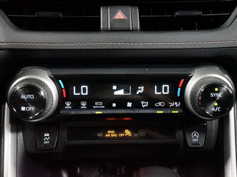 Certified 2025 Toyota RAV4 XLE FWD image 20