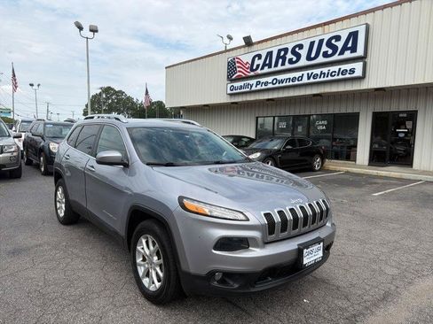 Used 2016 Jeep Cherokee Latitude w/ Safety/Convenience Group AWD/4WD image 1