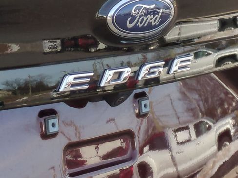 Used 2023 Ford Edge Titanium image 13