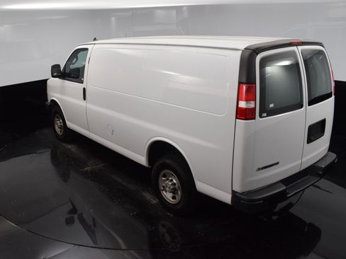 Used 2022 Chevrolet Express 2500 w/ Driver Convenience Package image 26
