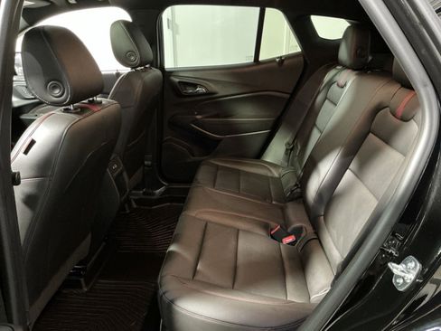 Used 2025 Chevrolet Trax RS w/ Sunroof Package image 31