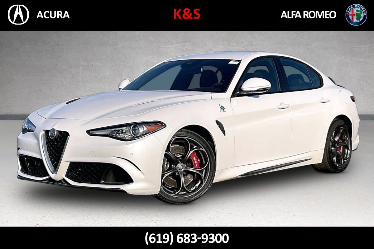 Used 2018 Alfa Romeo Giulia Quadrifoglio w/ Driver Assist Dynamic Package RWD image 1