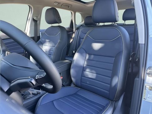 New 2026 Volkswagen Taos SEL image 11