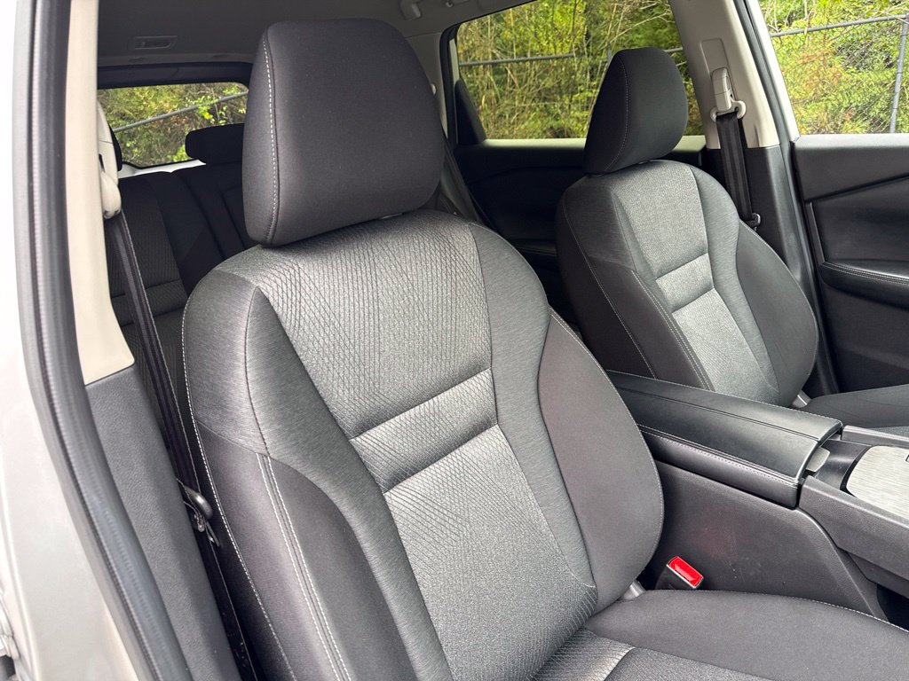 Used 2025 Nissan Rogue SV FWD image 41
