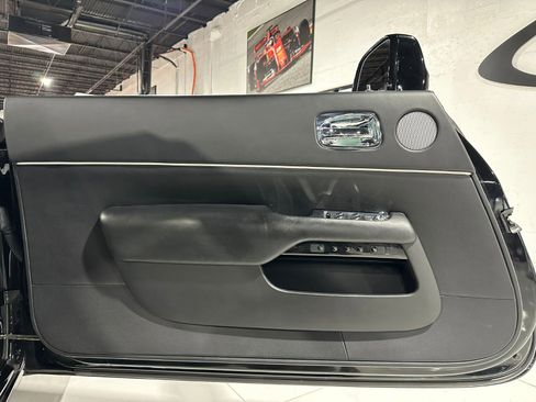 Used 2019 Rolls-Royce Dawn image 42