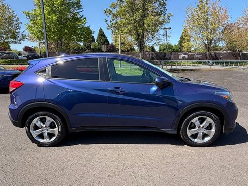 Used 2017 Honda HR-V EX image 8