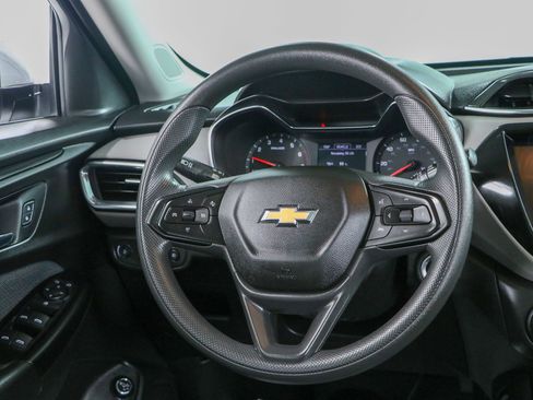 Used 2021 Chevrolet TrailBlazer LT w/ Sun and Liftgate Package FWD image 12