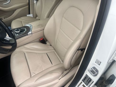 Used 2019 Mercedes-Benz GLC 350e 4MATIC image 10