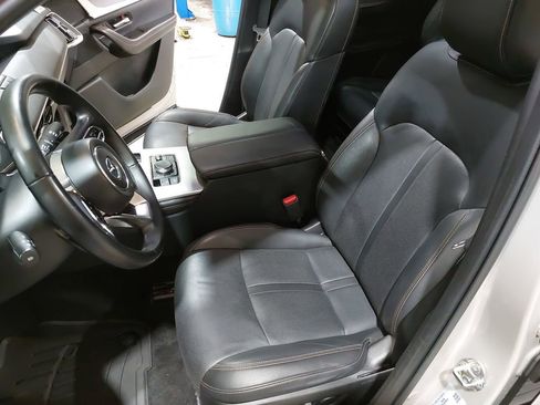 Used 2025 MAZDA CX-90 3.3 Turbo w/ Preferred Package AWD/4WD image 16