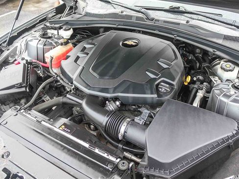 Used 2020 Chevrolet Camaro LT image 29