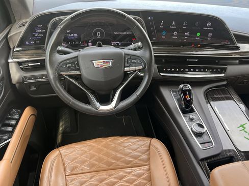 Used 2023 Cadillac Escalade ESV Premium Luxury AWD/4WD image 9