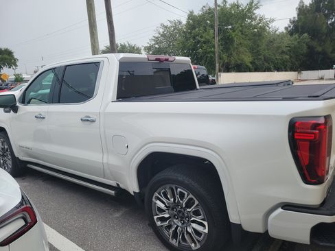 Used 2025 GMC Sierra 1500 Denali Ultimate AWD/4WD image 8