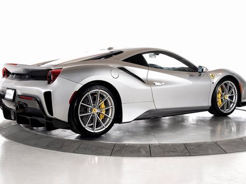 Used 2020 Ferrari 488 Pista Coupe image 2