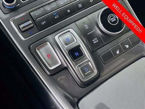 Used 2023 Hyundai Santa Fe SEL FWD image 17