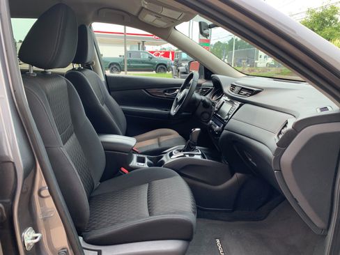 Used 2018 Nissan Rogue SV AWD/4WD image 34