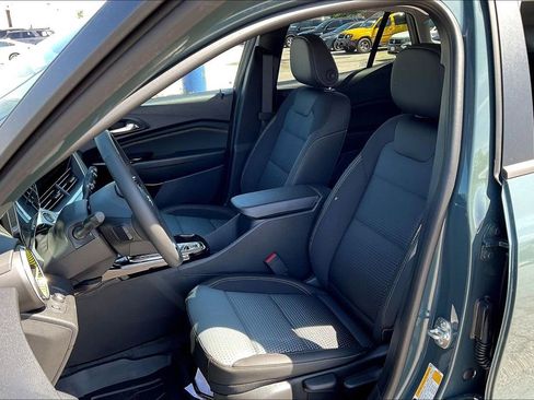 New 2026 Chevrolet Trax LT w/ Driver Confidence Package FWD image 9